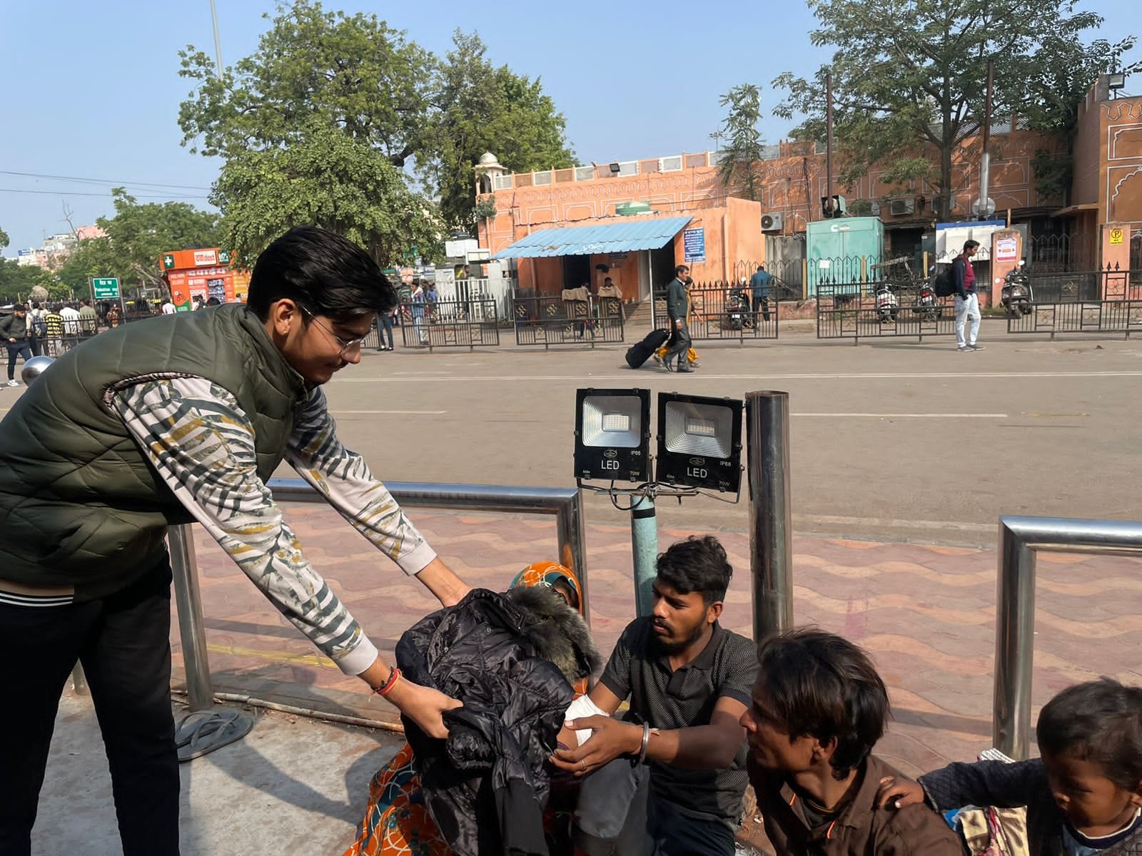 A volunteer helping the community